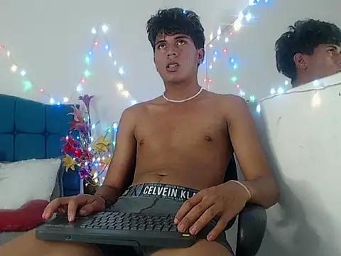 Valentino_Lane live sex cam