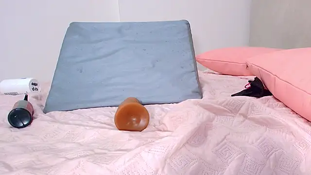 kira_mz live sex cam