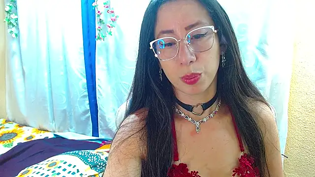 Gia_leinn live sex cam