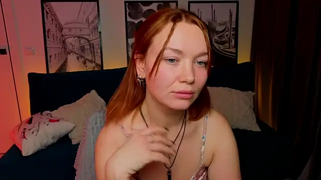 PaigeHalliwell_'s cam snapshot