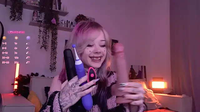 Lollyshy live sex cam