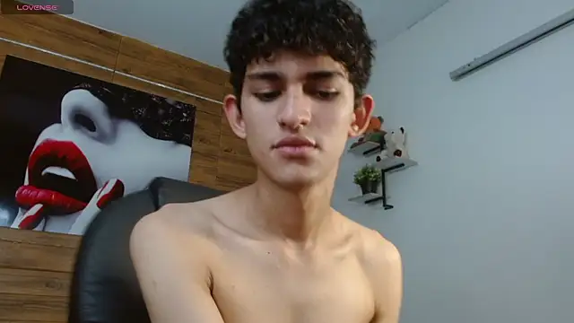 Michaelkoiv live sex cam