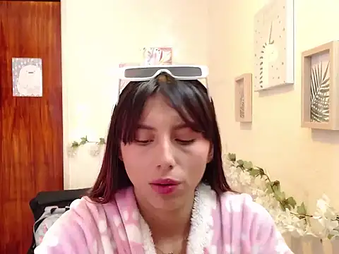 LuluKiss_'s cam snapshot