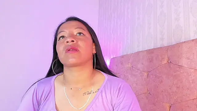 Isis_Casas's cam snapshot