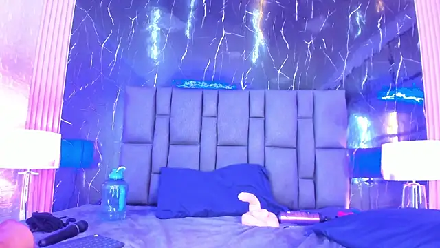 BustyGlow live sex cam