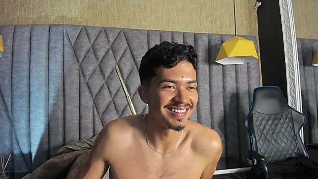 NicolaiKarav live sex cam