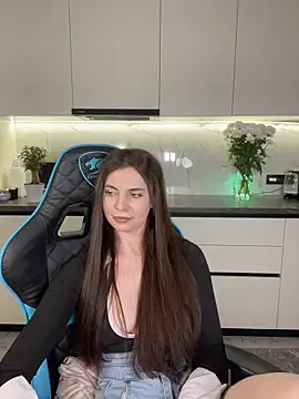 CurlyLara live sex cam