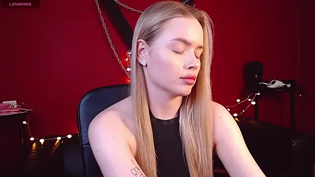 AvroraGoldie's cam snapshot