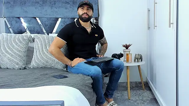 Zack_Froone live sex cam