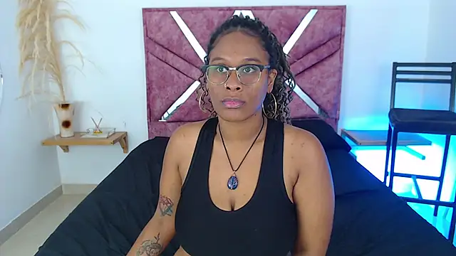 AsharKisses's cam snapshot