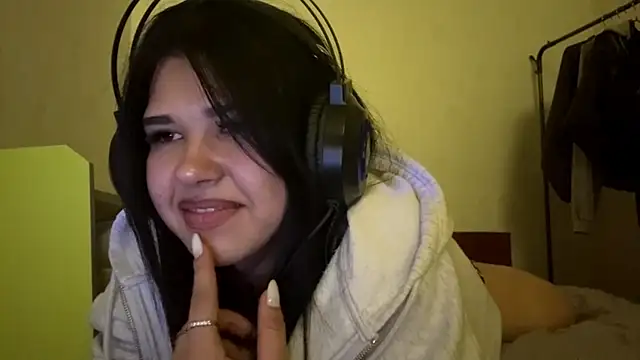 Lolamein's cam snapshot