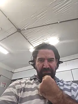 MysterBearMG live sex cam