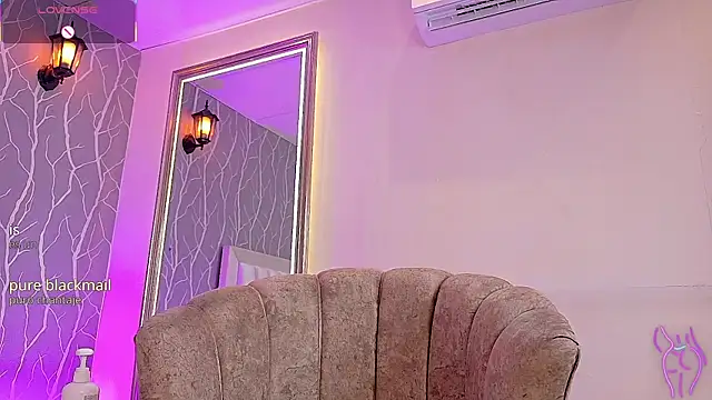 madison_fox1's cam snapshot