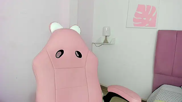 milk_candy18's cam snapshot