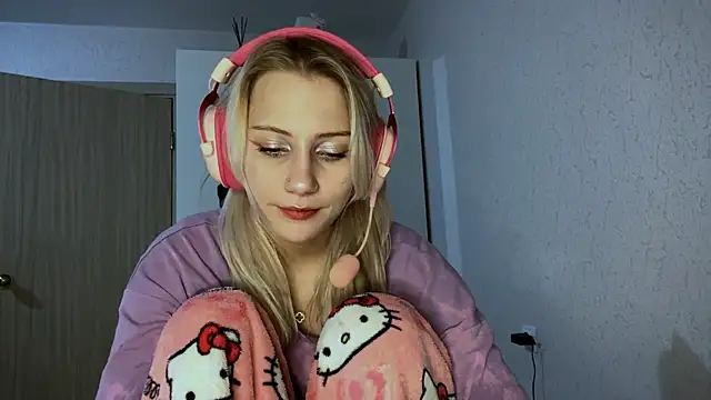 FoxySable's cam snapshot