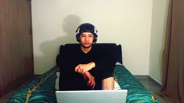 bladetrinityn's cam snapshot