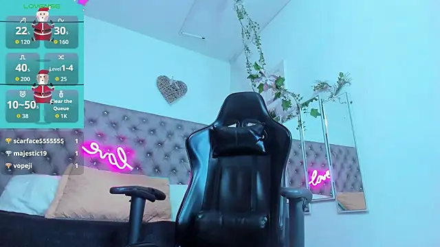 Naomii_Viper's cam snapshot