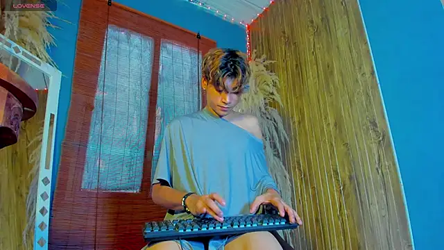 Leo_Glow's cam snapshot