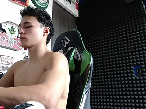 Mr_Lollipop77's cam snapshot