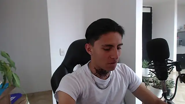 jay_dimarco2's cam snapshot