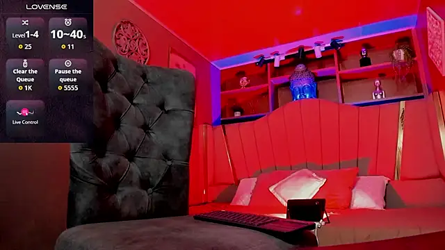 Lucy_Williiams's cam snapshot