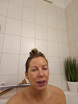 Nova-Lee's cam snapshot