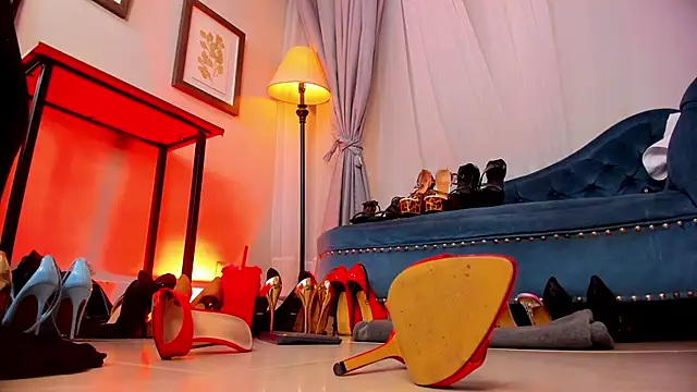 Ashley_leon_'s cam snapshot