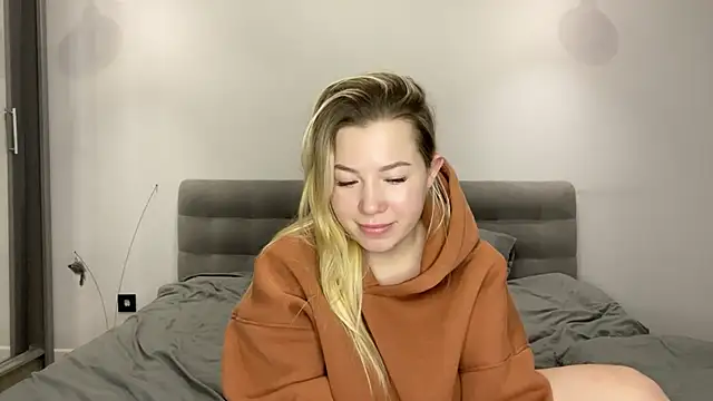 Embersweetbunny's cam snapshot