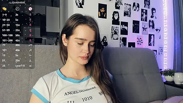 lovelyalivia live sex cam