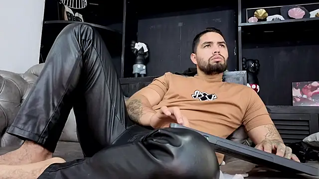 matteosantos live sex cam