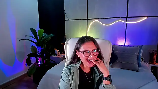 Gia_Mazzon live sex cam