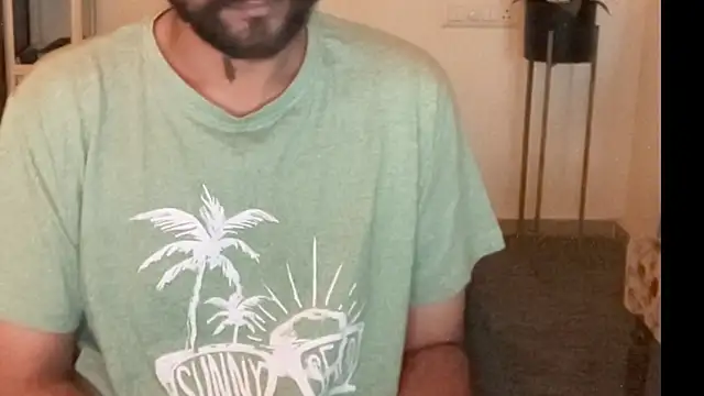 MakeMeAwareAah's cam snapshot