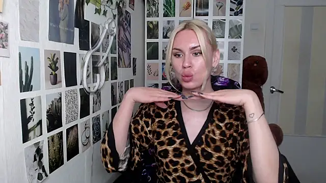 CapriScorpion live sex cam