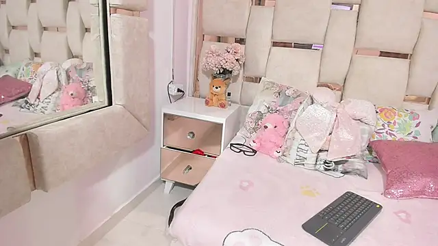 MiaKahali's cam snapshot