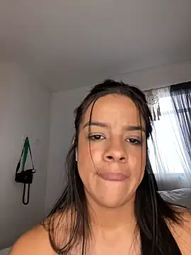 trianawhite live sex cam