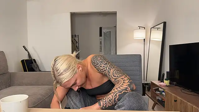 AnneBall's cam snapshot