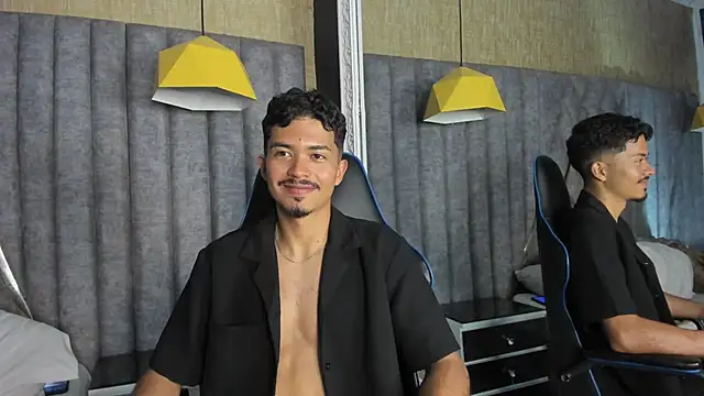 NicolaiKarav live sex cam