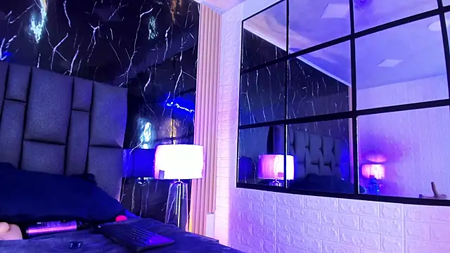 BustyGlow live sex cam