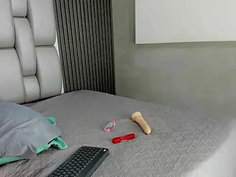 May-Clanfort's cam snapshot