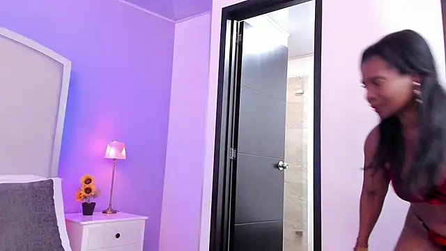 salome_moon_'s cam snapshot