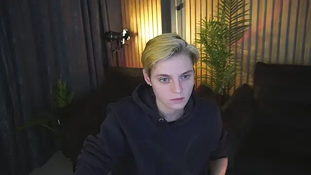 RoxyFlamee's cam snapshot