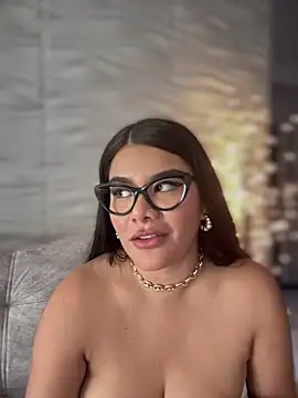 Issane_Peru live sex cam