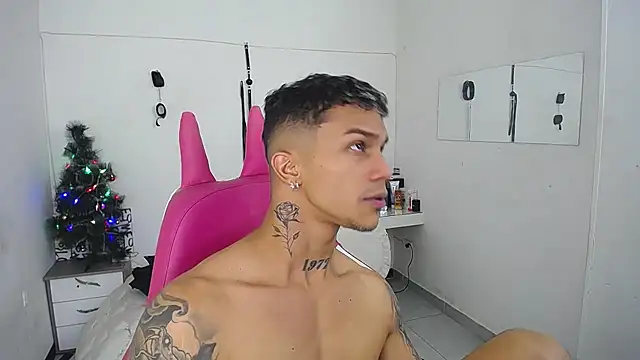 Leonard_Price live sex cam