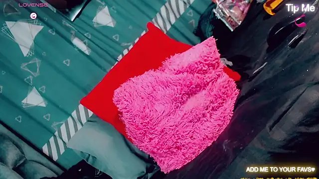 CharlotteBigCock live sex cam