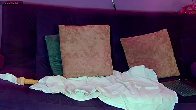 Maylu_Fox live sex cam