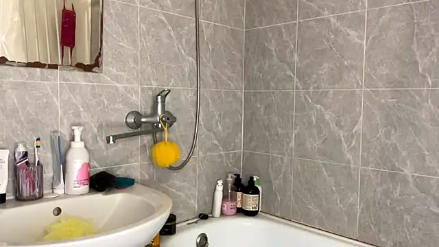 MiriamDongo live sex cam