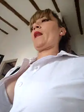 tata_sanz_ live sex cam