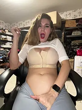 didihairypussy's cam snapshot