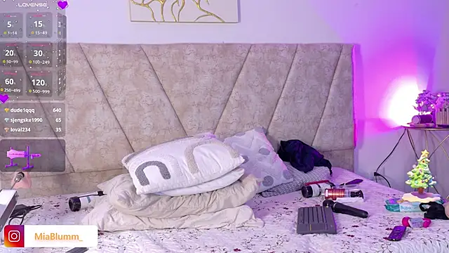 MiaBlumm_'s cam snapshot