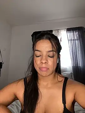 trianawhite live sex cam